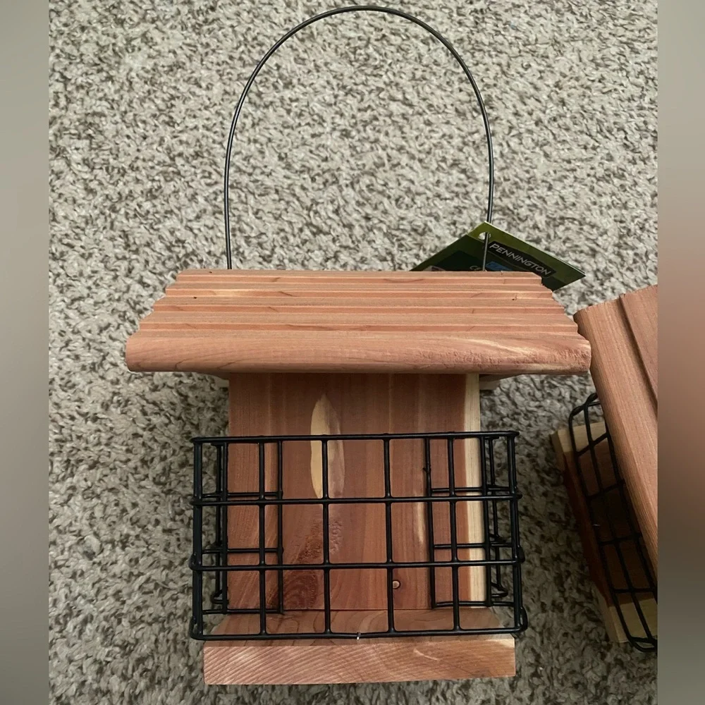 NWT Pennington Cedar Suet Feeding Station set of 2 - Picture 2 of 13